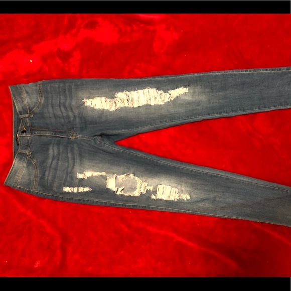 Fashion Nova ripped jeans - Picture 4 of 6